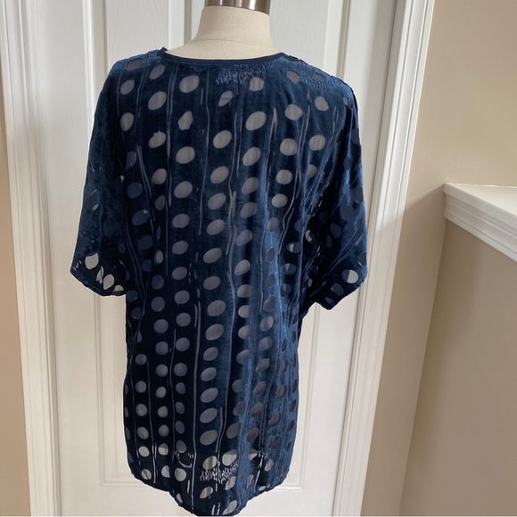 Cabi gorgeous velvet blue tunic size XL - Picture 8 of 8
